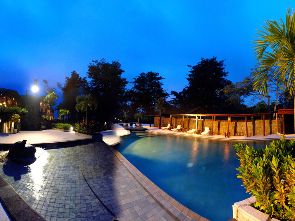 Finna Golf & Country Club Prigen Экстерьер фото